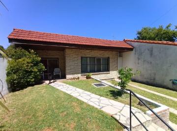 Casa · 90m² · 3 Ambientes · 1 Cochera · Venta Villa Adelina Casa 3 Amb Quincho Cochera Jar