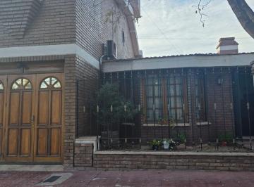 Casa · 249m² · 5 Ambientes · 1 Cochera · Casa en Venta Barrio Smata Guaymallen