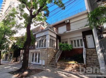 Departamento · 169m² · 5 Ambientes · Venta PH 3 Dorm. con Cochera y Patio - Martin