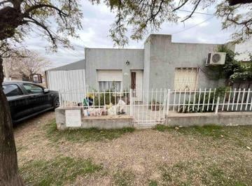 Casa · 133m² · 3 Ambientes · 1 Cochera · Venta 2 Casas Sobre un Mismo Lote Ideal Renta