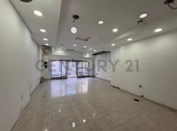 Local comercial · 55m² · Venta Local Comercial en Flores con Terraza Propia