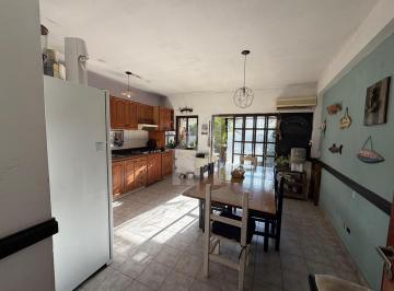 Casa · 115m² · 4 Ambientes · 1 Cochera · Casa Triplex en Venta en San Fernando, G. B. a. Zona Norte, Argentina