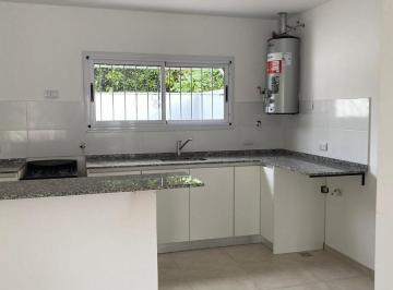 PH · 100m² · 4 Ambientes · 1 Cochera · Duplex en Alquiler 3 Dorm. en Lisandro Olmos La Plata