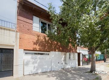 Casa · 170m² · 4 Ambientes · 1 Cochera · Venta Casa 3 Dorm. con Jardín y Cochera - Barrio Saladillo, Rosairo.