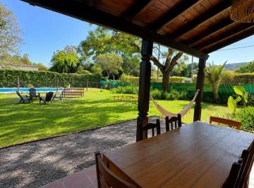 Casa · 1m² · 7 Ambientes · 1 Cochera · Casa en Alquiler en San Lorenzo