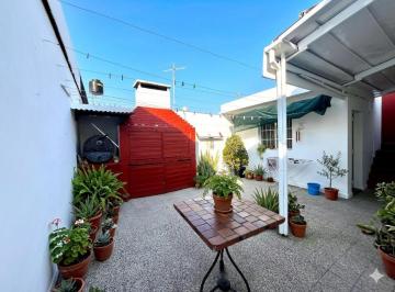 Casa · 116m² · 3 Ambientes · Casa en Venta 2 Dorm. Patio Cochera Barrio Parque Casado