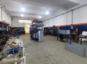 Depósito de 3 ambientes, Quilmes · Amplio Fgalpon en Quilmes Oeste