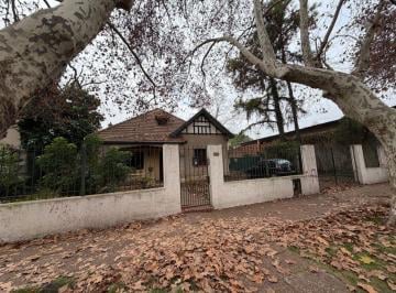 Casa de 4 ambientes, Almirante Brown · Hermosa Casa Estilo Inglés Para Reciclar o Para Desarrollo Inmobiliario