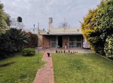 Casa · 128m² · 4 Ambientes · 1 Cochera · Venta Casa 4 Ambientes en Granadero Baigorria