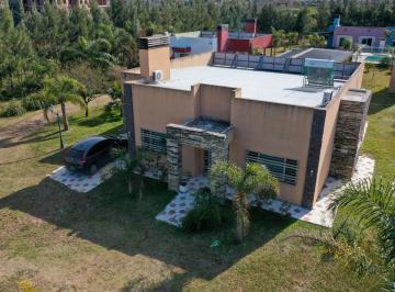 Casa 1 · Venta Casas en Block con Cocheras Quincho y Pileta Colón Entre Rios