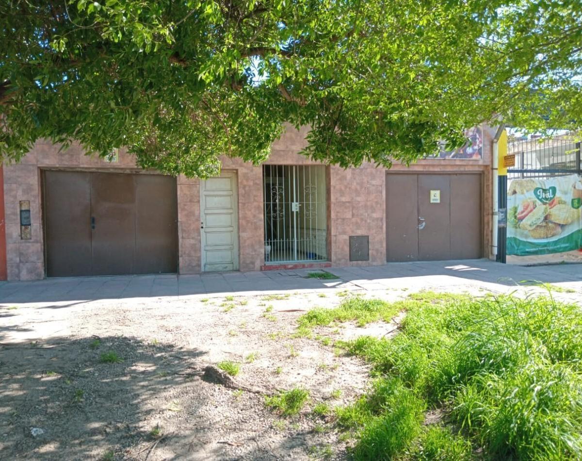 Casa 5 amb, 231m² con 2 garages — Av Fortunato de la Plaza