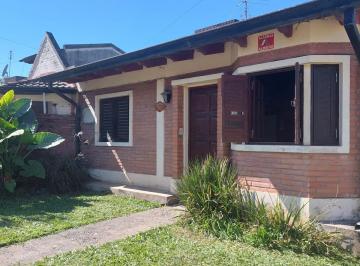 Casa · 80m² · 5 Ambientes · 1 Cochera · Casa en Venta Yerba Buena 3 Dorm. y Jardin - Excelente Zona