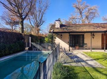 Casa · 186m² · 4 Ambientes · 1 Cochera · Casa Estilo Campo Impecable - Calle Monroe - La Horqueta - San Isidro