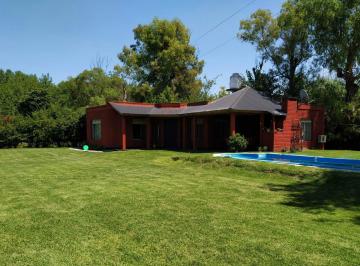 Casa · 180m² · 4 Ambientes · 5 Cocheras · Casa en Venta en Barrio Parque La Celia - Ezeiza, G. B. a. Sur