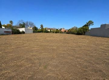 Terreno · 2728m² · Espectacular Terreno en Zona Residencial en Pilar!