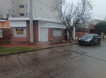Casa de 1 ambiente, Córdoba · Alquiler - Casa en General Paz de 2 Dorm.