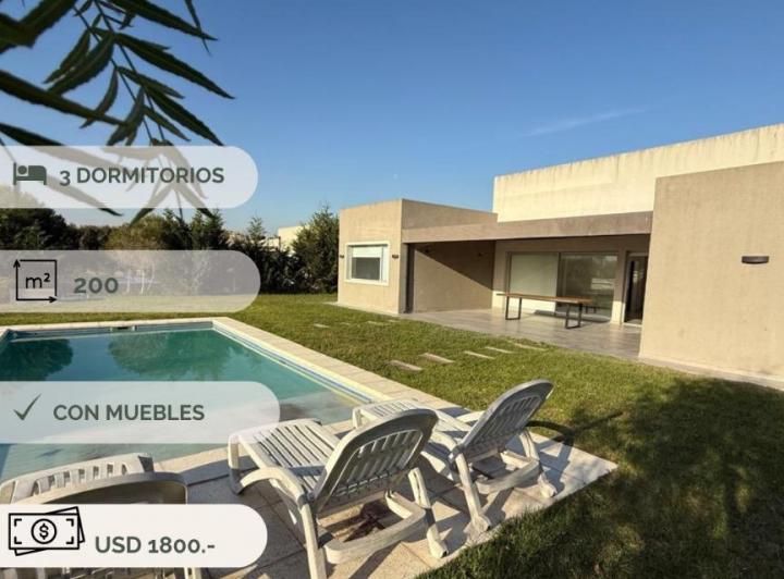 Casa · 200m² · 4 Ambientes · 6 Cocheras