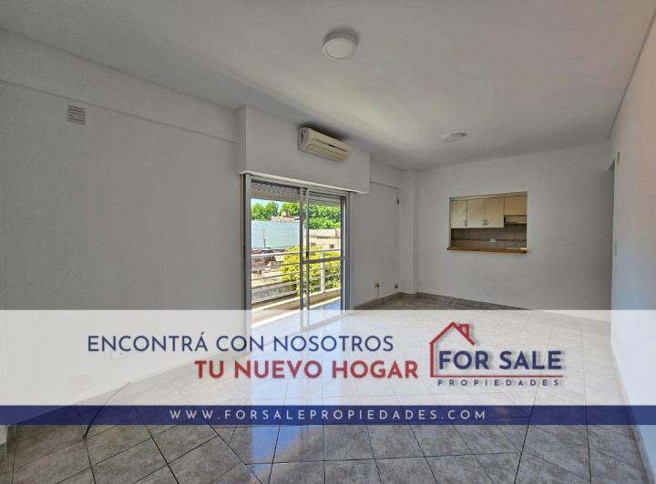 Departamento 2 Ambientes Al Frente con Balcón Corrido – Excelente Estado