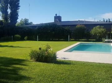 Casa · 167m² · 5 Ambientes · 2 Cocheras · Casa en Los Alamos Club de Campo - Tres Dorm. - Pileta - Golf - Tenis - Fubol - Caballeriza