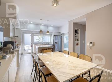 Casa · 265m² · 5 Ambientes · 2 Cocheras · Casa en Villa Devoto