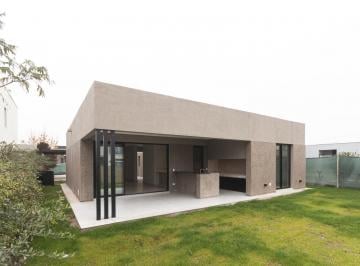 Casa · 143m² · 3 Dormitorios · 2 Cocheras · Casa en Carrodilla La Puntilla