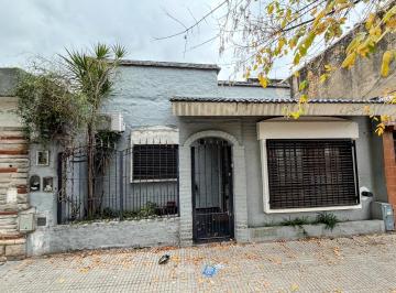 PH · 70m² · 3 Ambientes · PH Tipo Casa en Venta 3 Amb. con Terraza en Monte Castro
