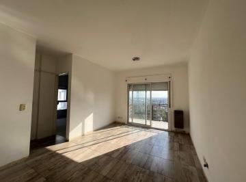 Departamento · 3 Ambientes · Departamento de Tres Ambientes con Balcón Alquiler en Wilde Cochera