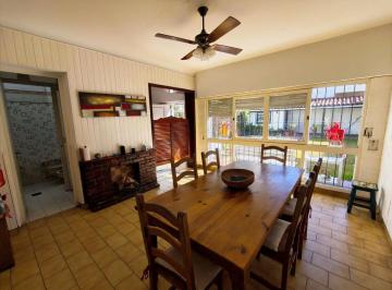 Casa · 129m² · 4 Ambientes · 1 Cochera · Casa 4 Amb Pileta Quilmes Inmejorable Ubicacion
