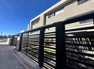 Casa · 86m² · 2 Dormitorios · 1 Cochera · Duplex 2 Dorm. / 3 Baños/ Patio /asador - Entrega Inmediata