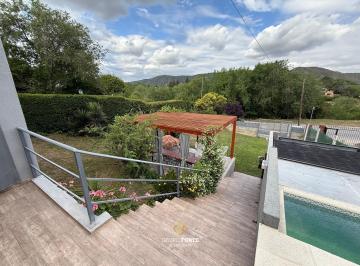 Casa · 183m² · 5 Ambientes · 1 Cochera · Casa con Vista a Las Sierras en Carlos Paz Frente Al Rio