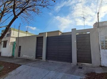Casa · 85m² · 3 Ambientes · 1 Cochera · Casa 3 Ambientes en Alquiler en Boulogne