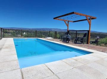 Casa · 151m² · 4 Ambientes · 1 Cochera · Casa en Venta