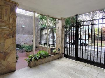Casa · 129m² · 3 Dormitorios · 1 Cochera · Venta Casa Dos Dorm.