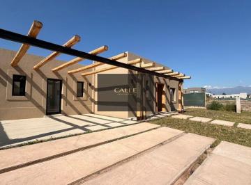 Casa de 4 ambientes, Luján de Cuyo · Casa en Venta C/ Cochera en Luján de Cuyo