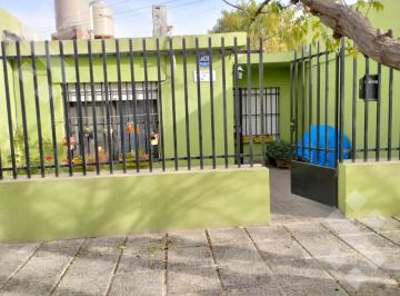 Casa · 4 Ambientes · 1 Cochera · Alquiler Casa 3 Dorm. - B° Saperes