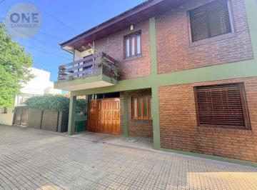 Casa · 180m² · 4 Ambientes · 1 Cochera · Casa en Alquiler - Frente Al Parque San Martín, La Plata
