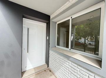 Casa · 68m² · 5 Ambientes · 1 Cochera · Remax Vende/casa/ph/2 Dormit/a Estrenar/b Alberdi