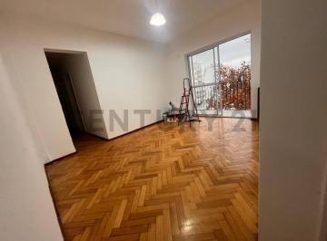 Departamento · 48m² · 3 Ambientes · Alquiler Departamento Tres Ambientes con Balcón Al Frente