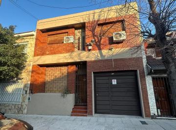Casa · 175m² · 4 Ambientes · 1 Cochera · Casa 6 Ambientes en Venta