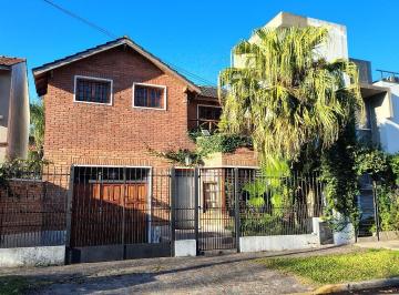 Casa · 250m² · 5 Ambientes · 1 Cochera · Casa en Martinez