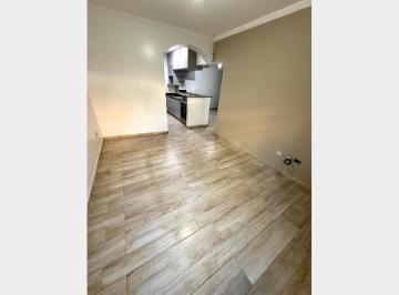 Casa · 56m² · 3 Ambientes · 1 Cochera · Triplex en Alquiler en Ramos Mejia