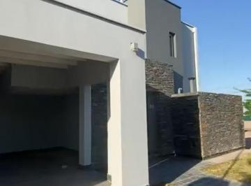 Casa de 3 ambientes, Mayor Drummond · Alquilo Hermosa Casa en Barrio Rincon de Drummond