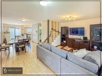 Casa · 120m² · 4 Ambientes · 2 Cocheras · Dupléx en Alquiler 24 Meses