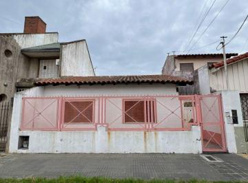 GOC-GOC-594_2 · Casa Sólida de 3 Amb C/ Fondo Sobre Lote Propio de 8,66 X 29