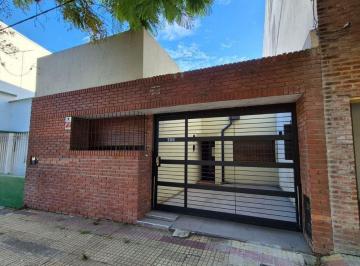 Casa · 100m² · 4 Ambientes · 1 Cochera · Casa en Venta La Plata 2 Dorm. Parque