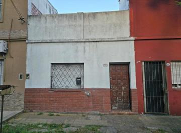 PH · 34m² · 3 Ambientes · Casa 3 Amb a Reciclar - Patio y Terraza