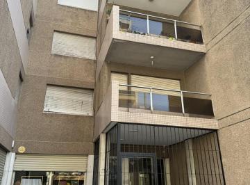 Departamento · 67m² · 3 Ambientes · Departamento de 2 Dorm. Amplio y Luminoso en Salguero Al 200 Escritura Usd 68.000.