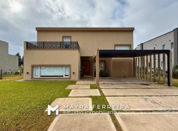Casa · 300m² · 5 Ambientes · 3 Cocheras · Casa 5 Ambientes en Venta, Fincas del Alba, con Escritura.