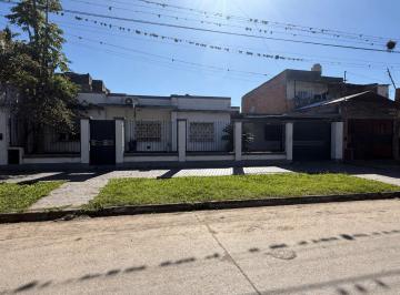 Casa · 200m² · 6 Ambientes · 1 Cochera · Venta Casa 3 Dorm. Barrio Viamonte