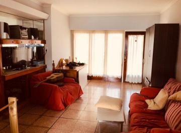 Casa · 100m² · 3 Ambientes · 1 Cochera · Alquiler Casa con Jardín y Cochera